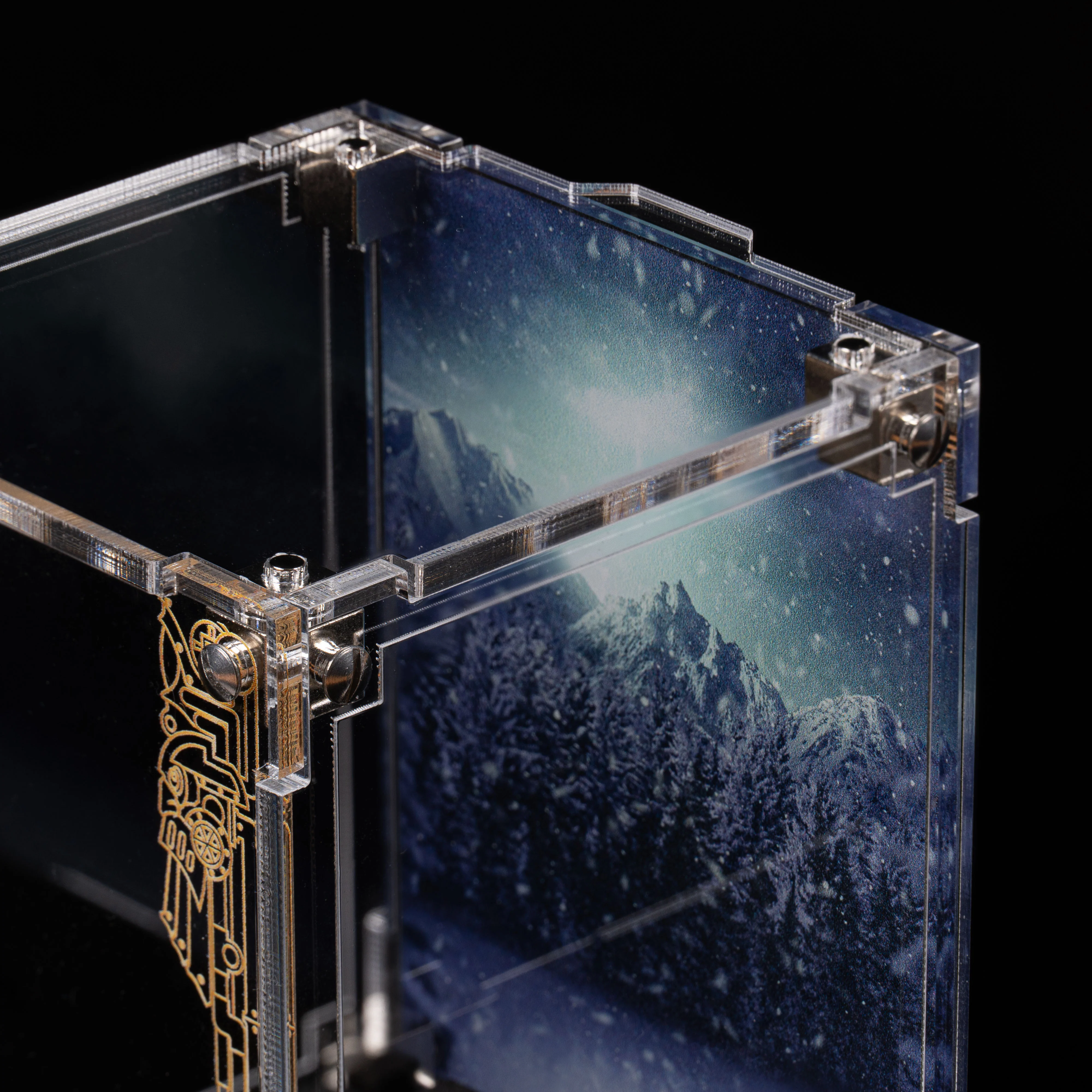 Limited Edition Display Case & Plaque for the Warhammer® Grombrindal Commemorative Anniversary Miniature - Image 14