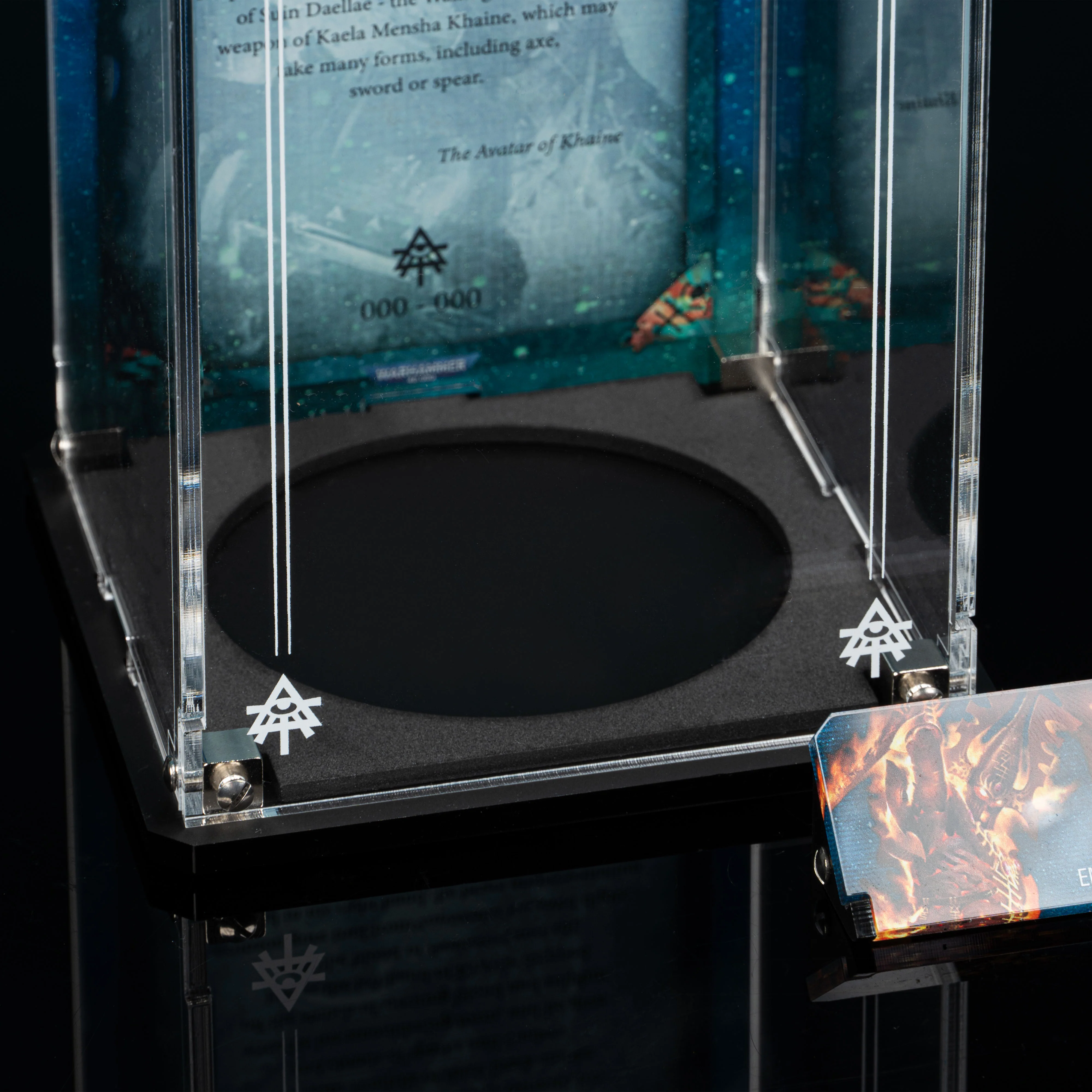 Limited Edition Display Case for Warhammer® 40,000 Avatar of Khaine - Image 7