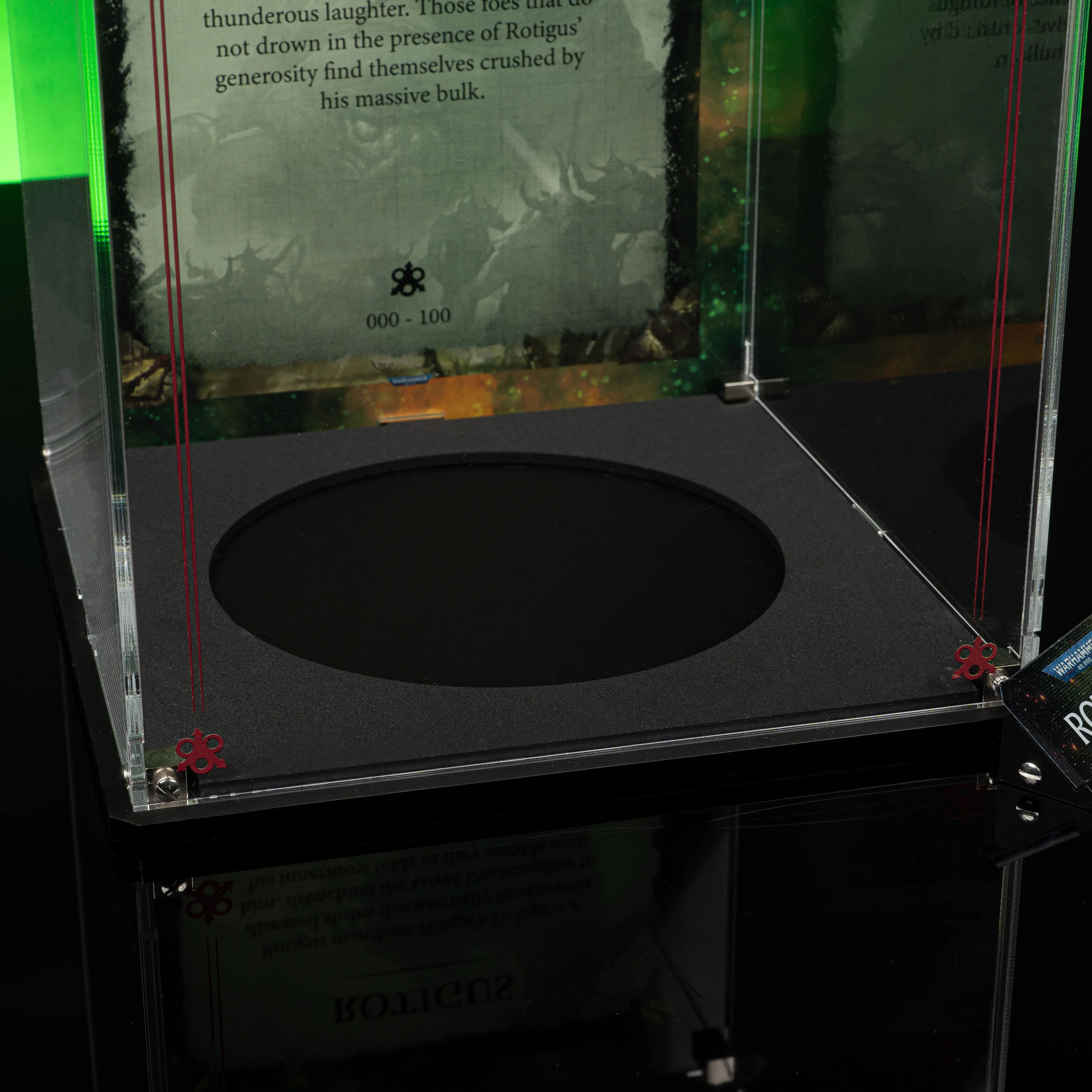 Limited Edition Display Case for Warhammer® 40,000 Rotigus - Image 8