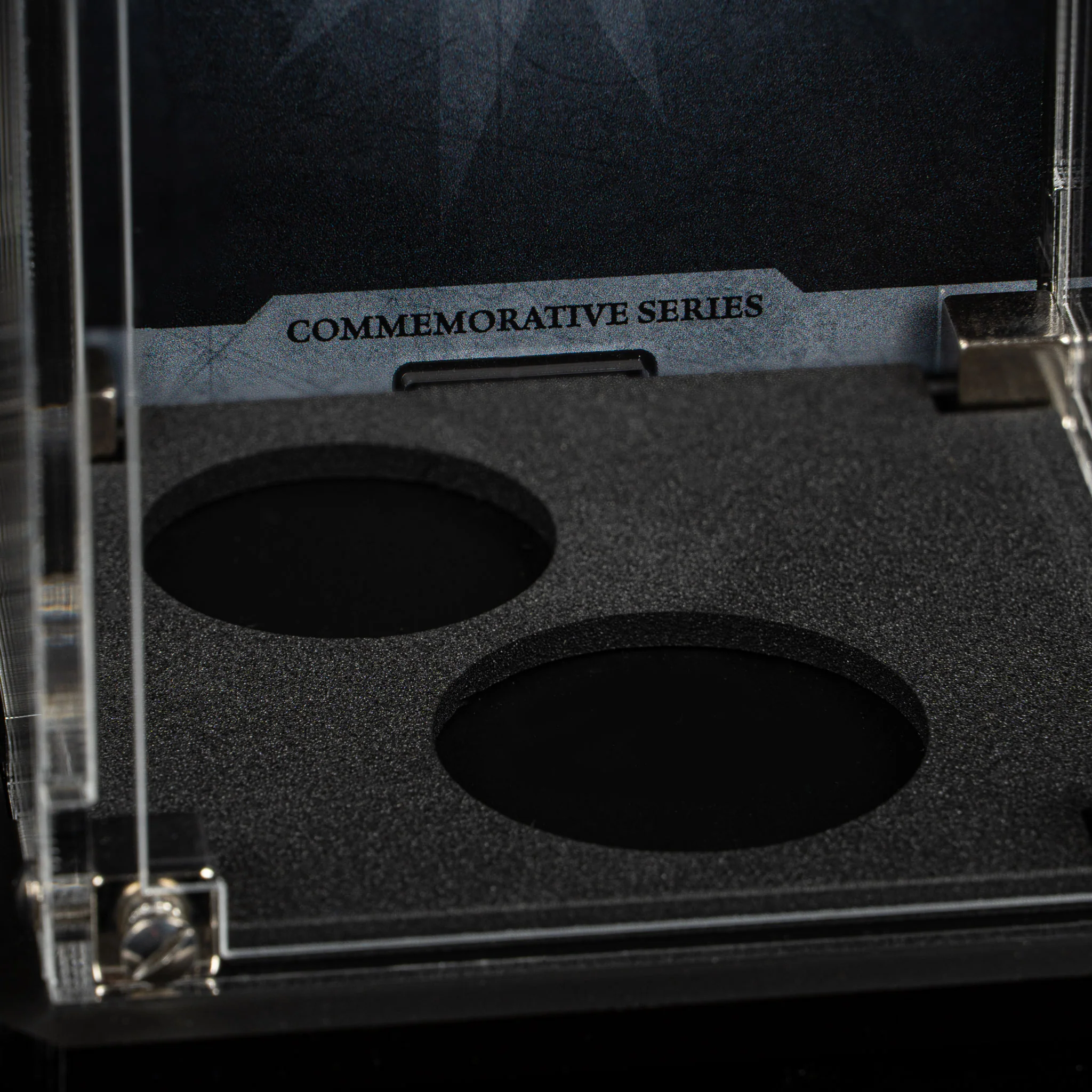 Display Case for Warhammer®+ Cities Of Sigmar - Marshall Ashfield And Squire Udo - Image 5