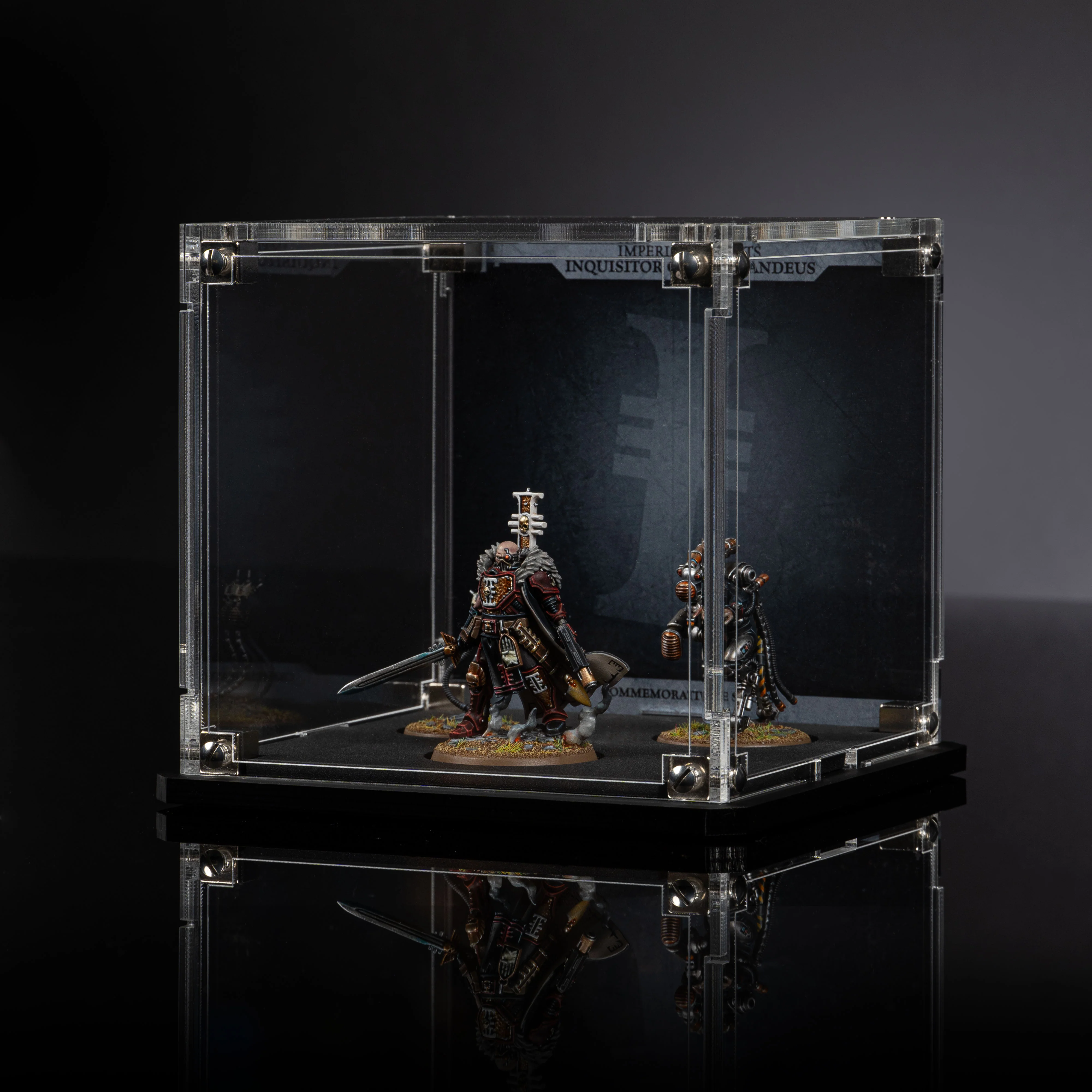 Display Case for Warhammer®+ Imperial Agents - Inquisitor Ostramandeus - Image 6