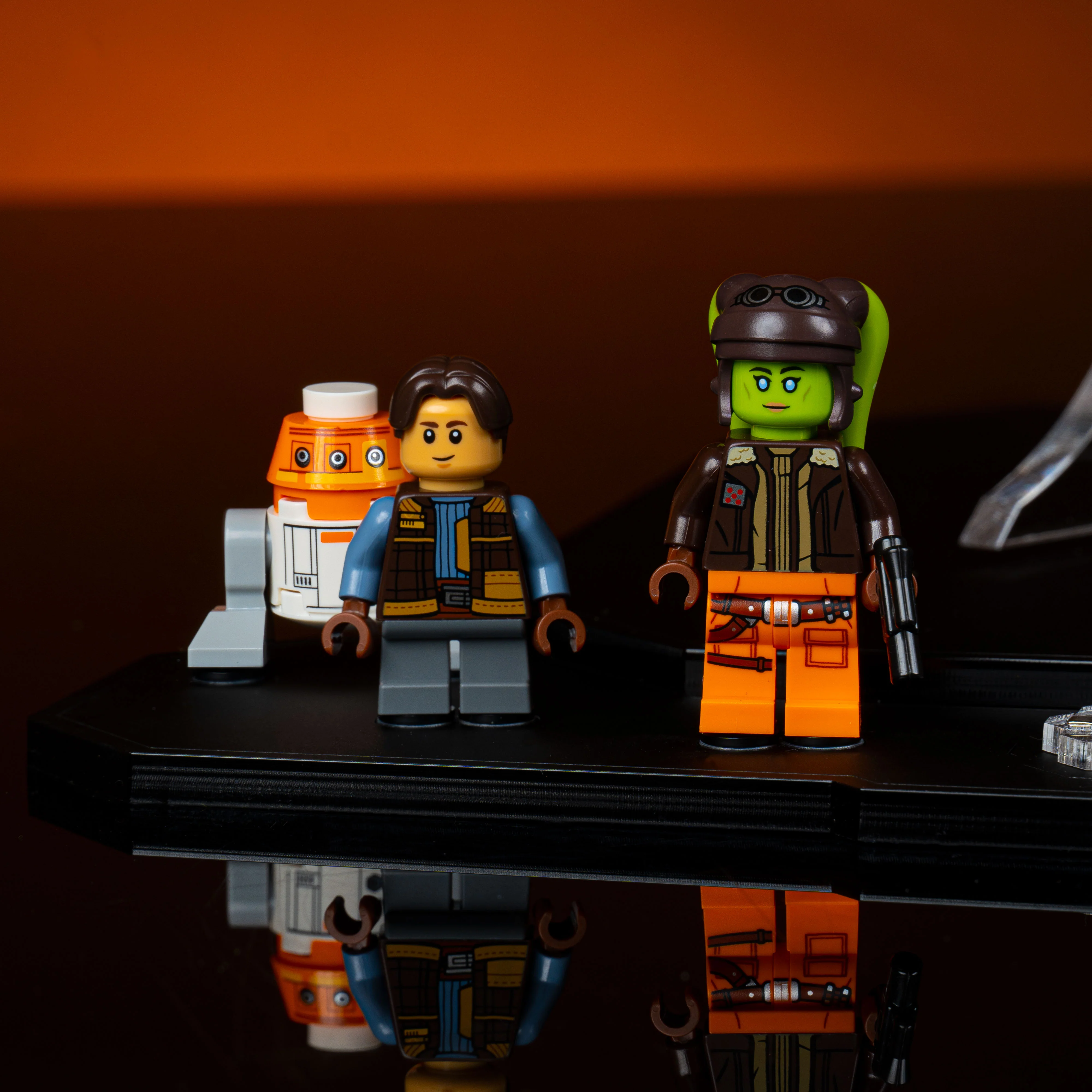 Limited Edition Display Stand for LEGO® Star Wars™ Ghost & Phantom II (75357) - Image 11