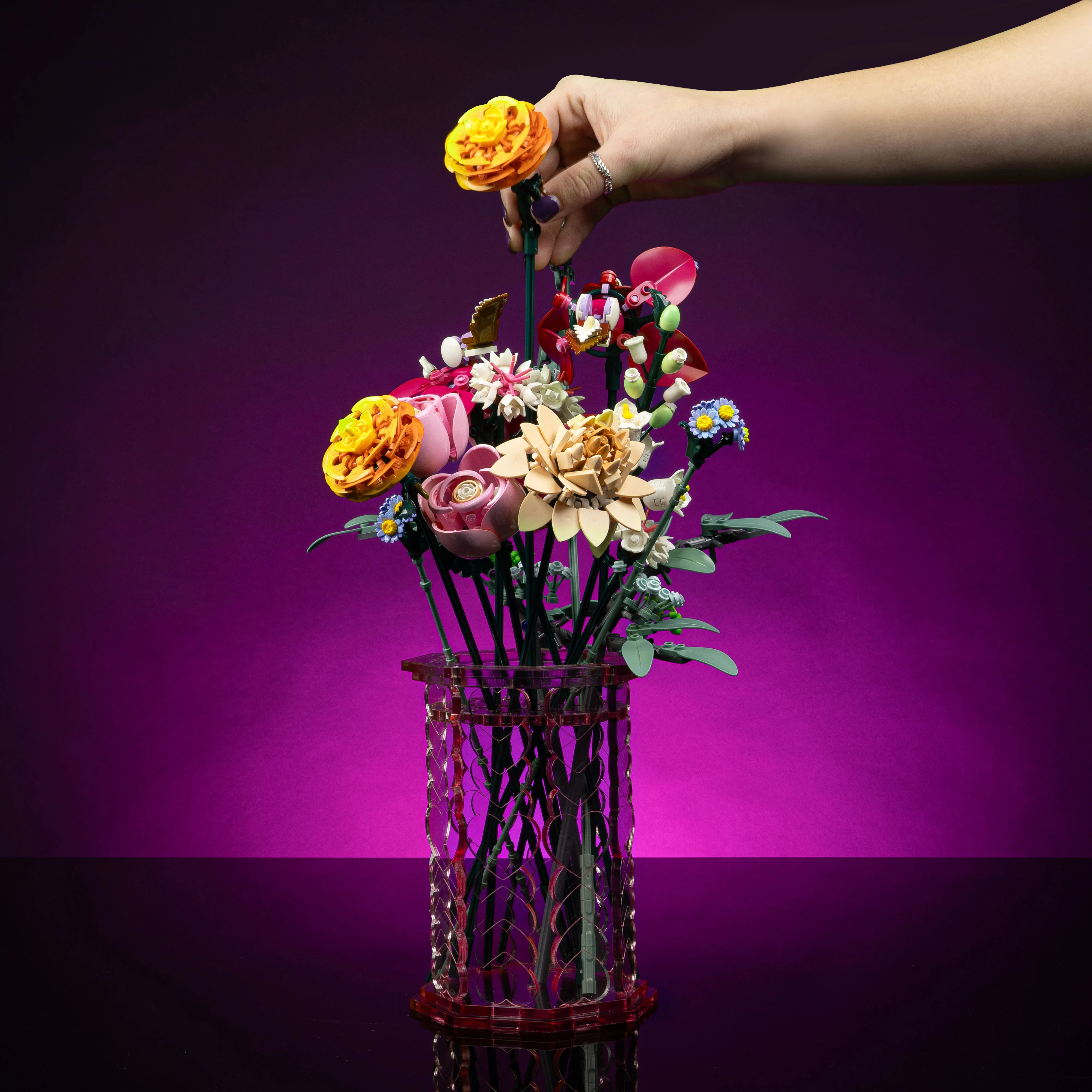 Limited Edition Large Valentine’s Day Vase for LEGO® Botanical Flowers - Image 4