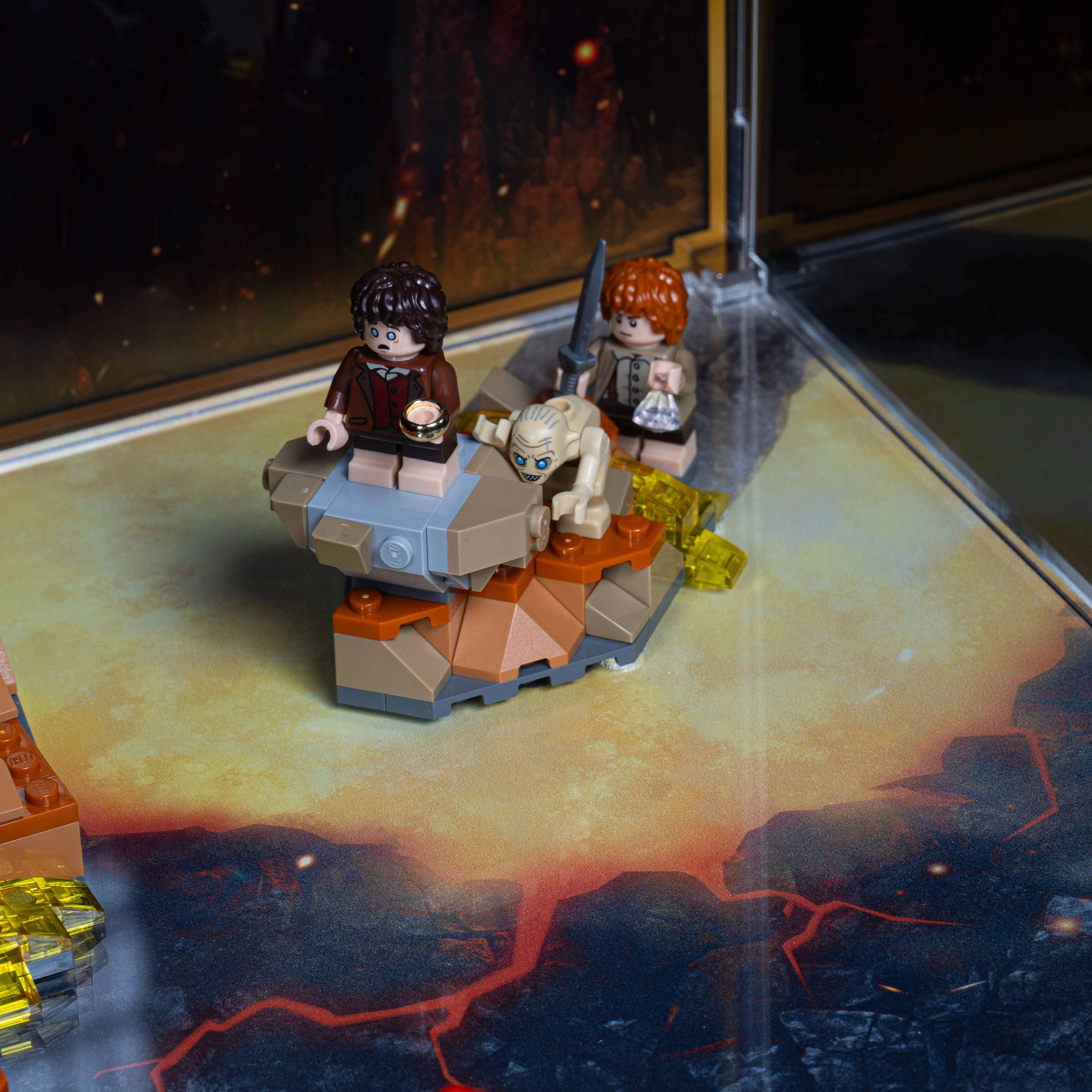 Limited Edition Display Case for LEGO® The Lord of the Rings: Barad-dûr™ (10333) - Image 8