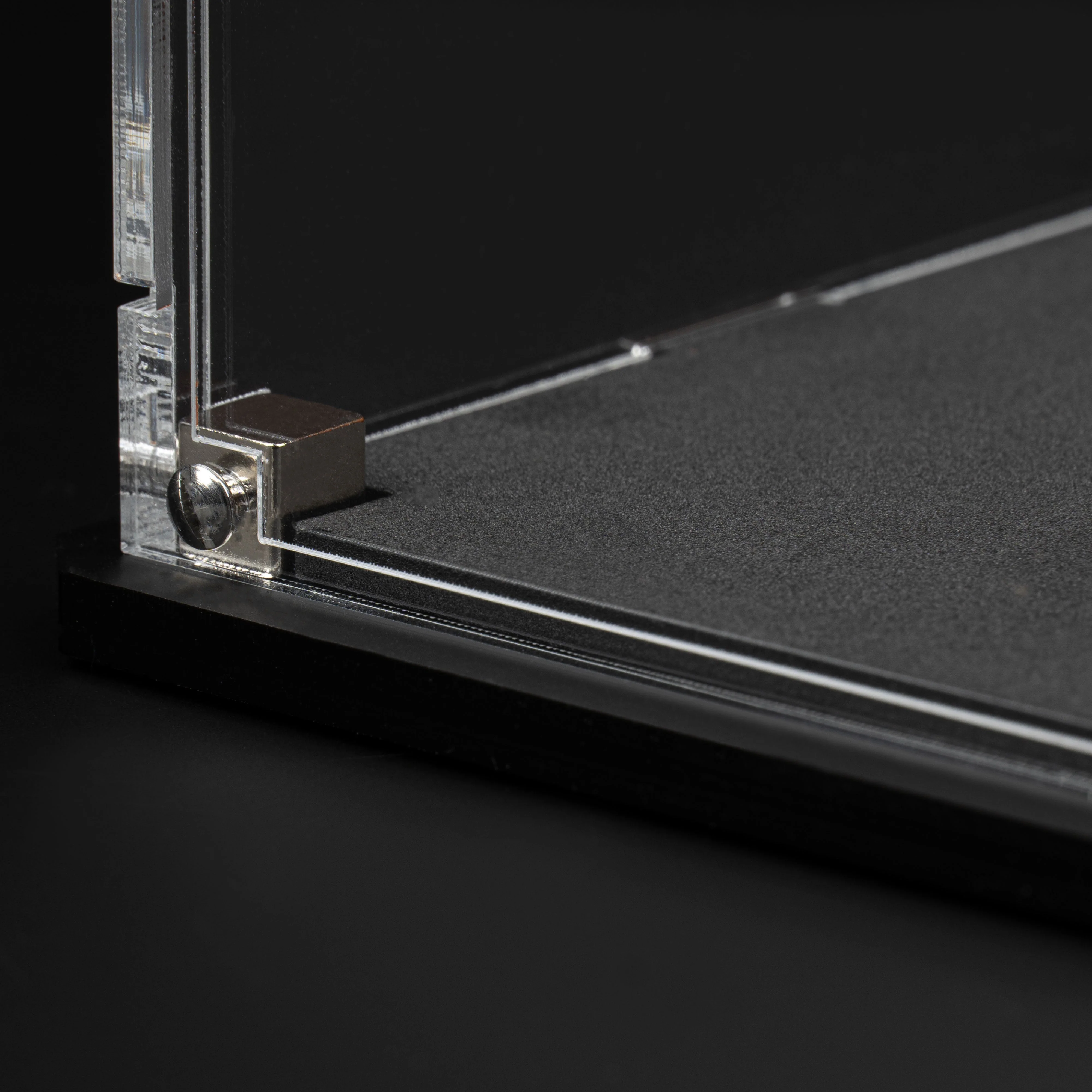 Oversized Miniature Display Case for Warhammer® with Endless War Background - Image 14