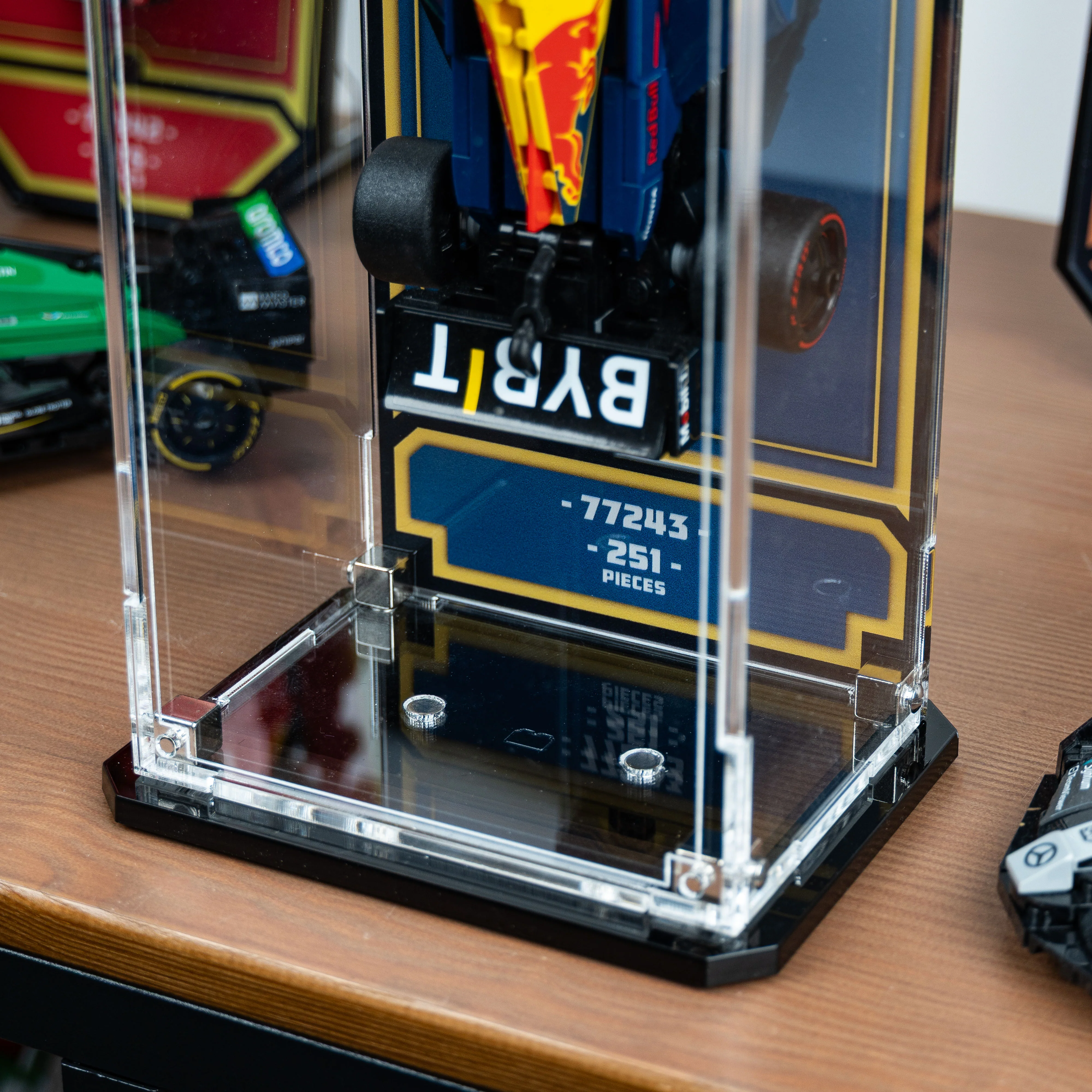 Wall Mountable Display Case for LEGO® Speed Champions: Formula 1 Range - Image 32