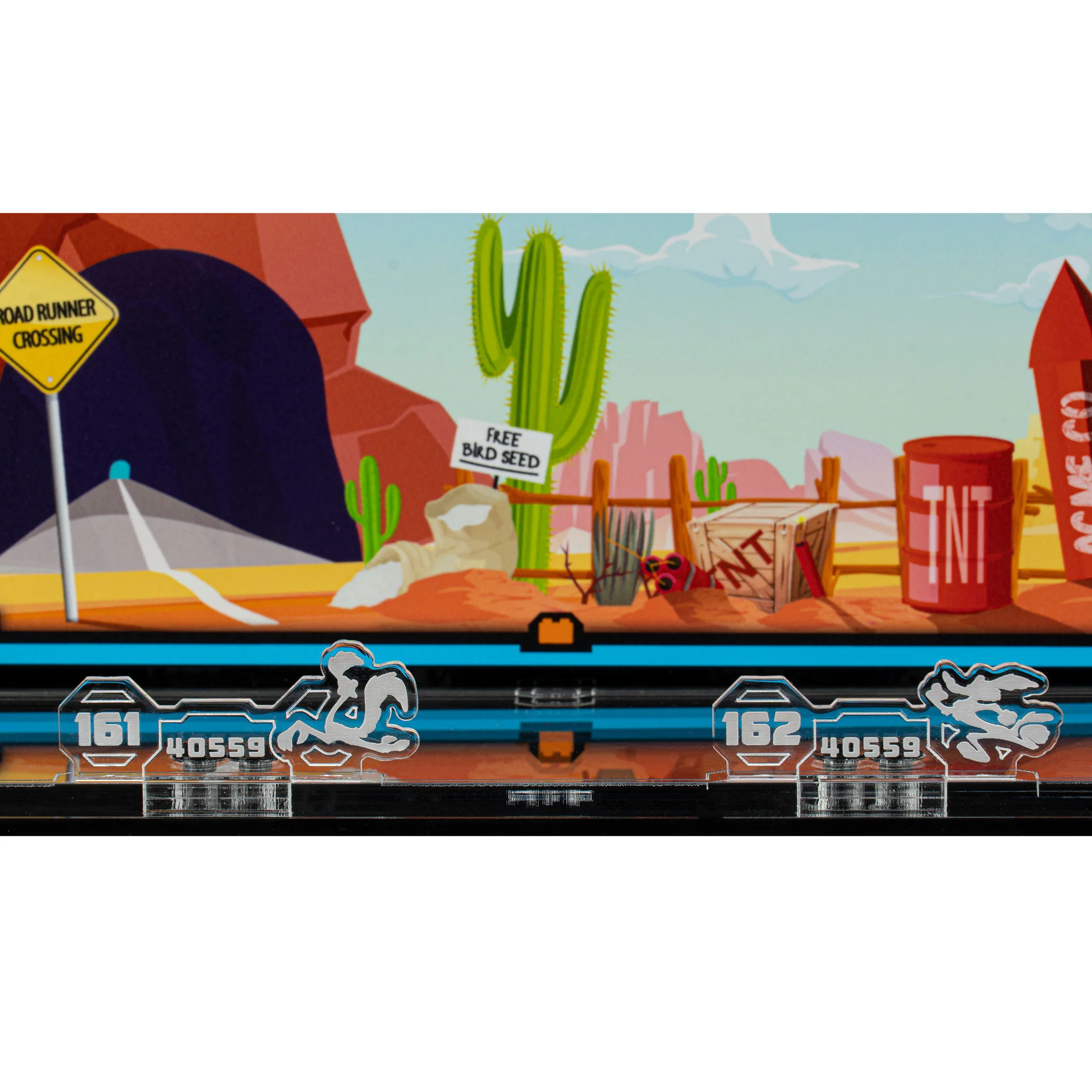 Wall Mounted Display Case for LEGO® Brickheadz Road Runner & Wile. E. Coyote (40559) - Image 4