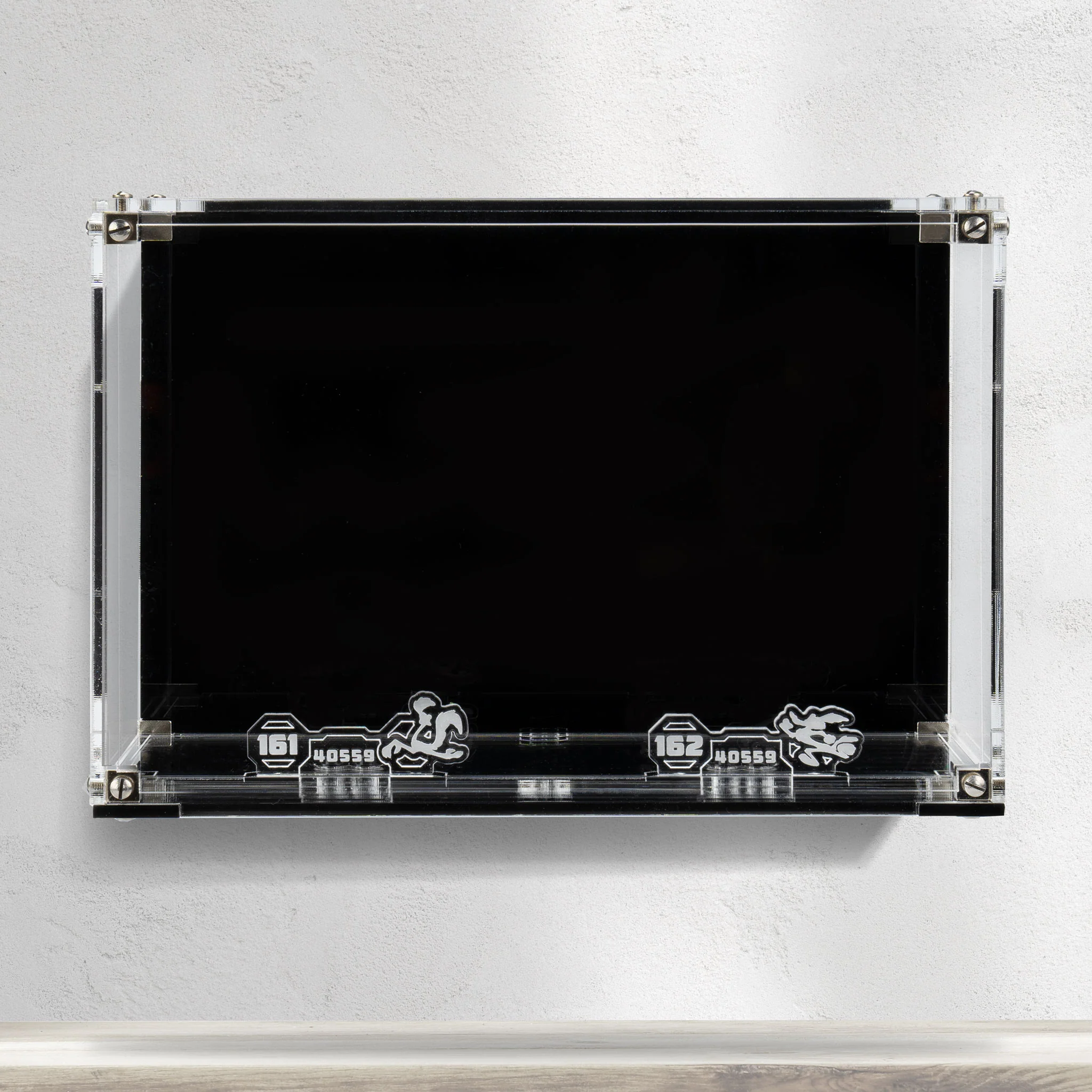 Wall Mounted Display Case for LEGO® Brickheadz Road Runner & Wile. E. Coyote (40559) - Image 7