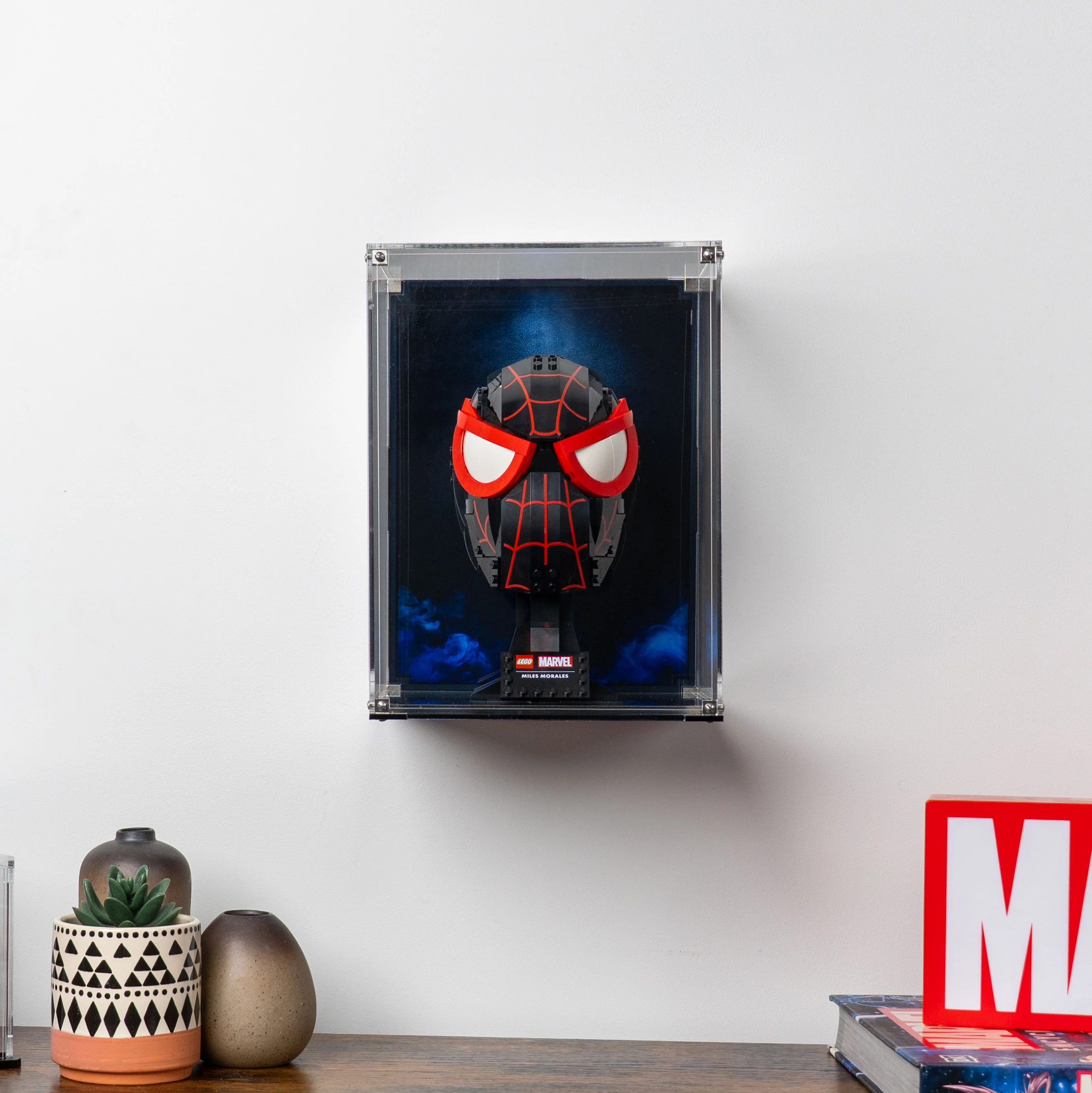 Wall Mounted Display Case for LEGO® Marvel: Miles Morales’ Mask (76329) - Image 2