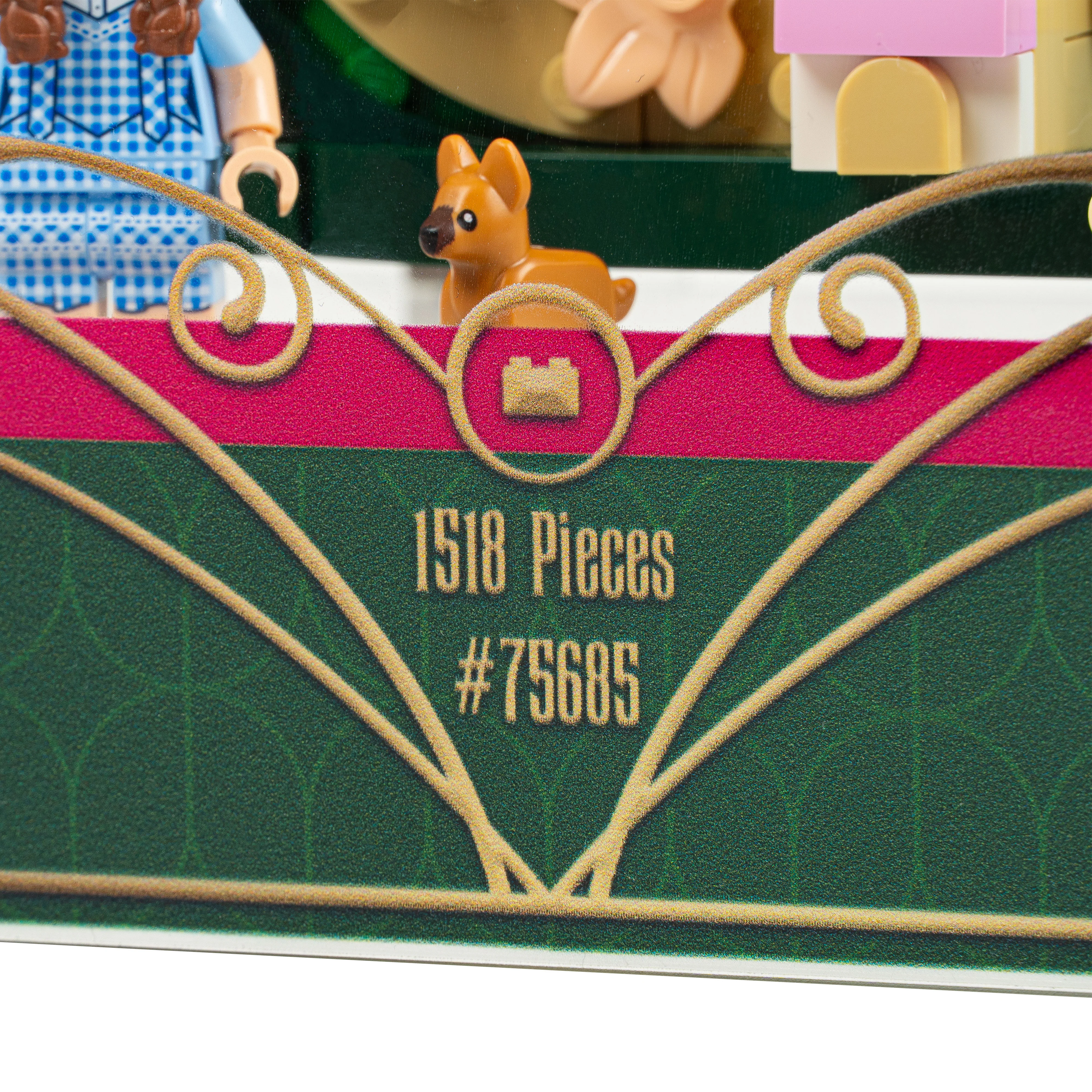 Wall Mounted Display Case for LEGO® Wicked: Emerald City Wall Art (75685) - Image 10
