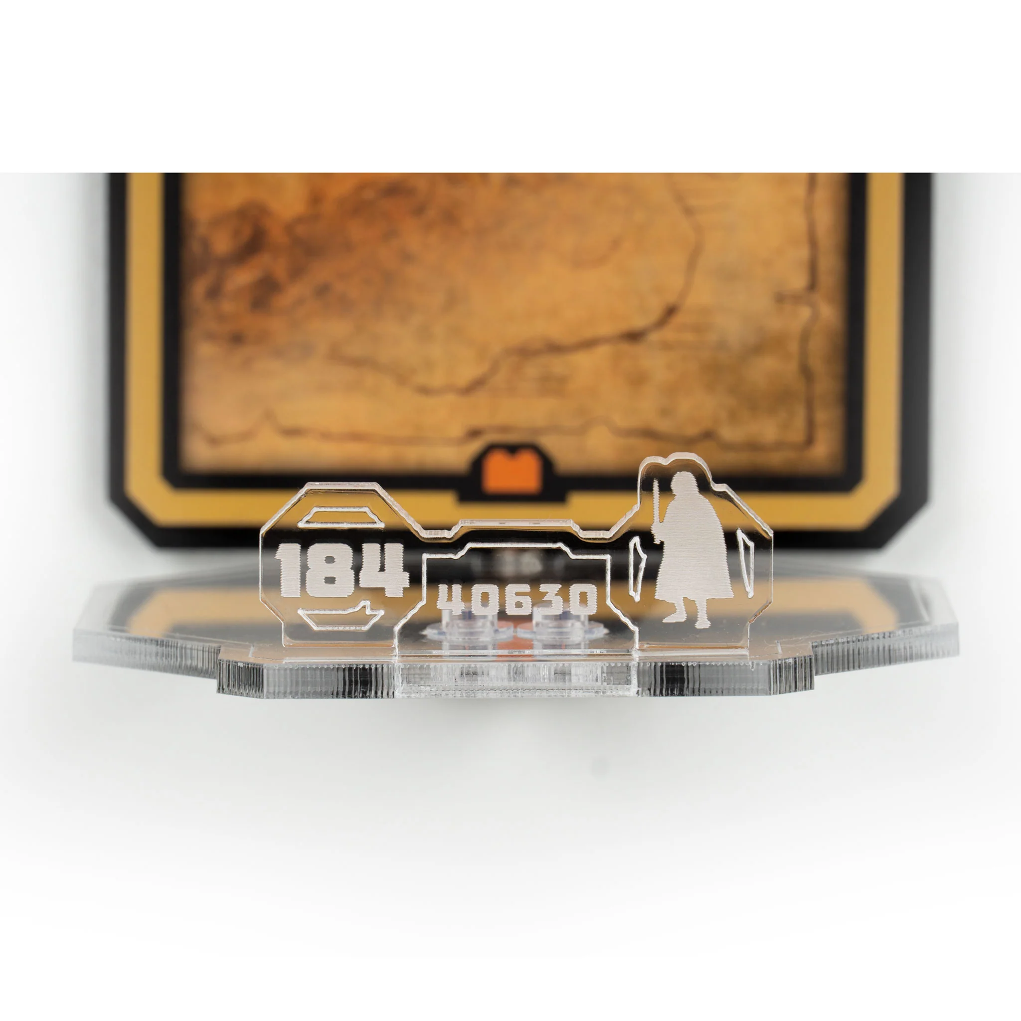 Wall mounted Display for LEGO® Brickheadz: Frodo™ & Gollum™ (40630) - Image 5