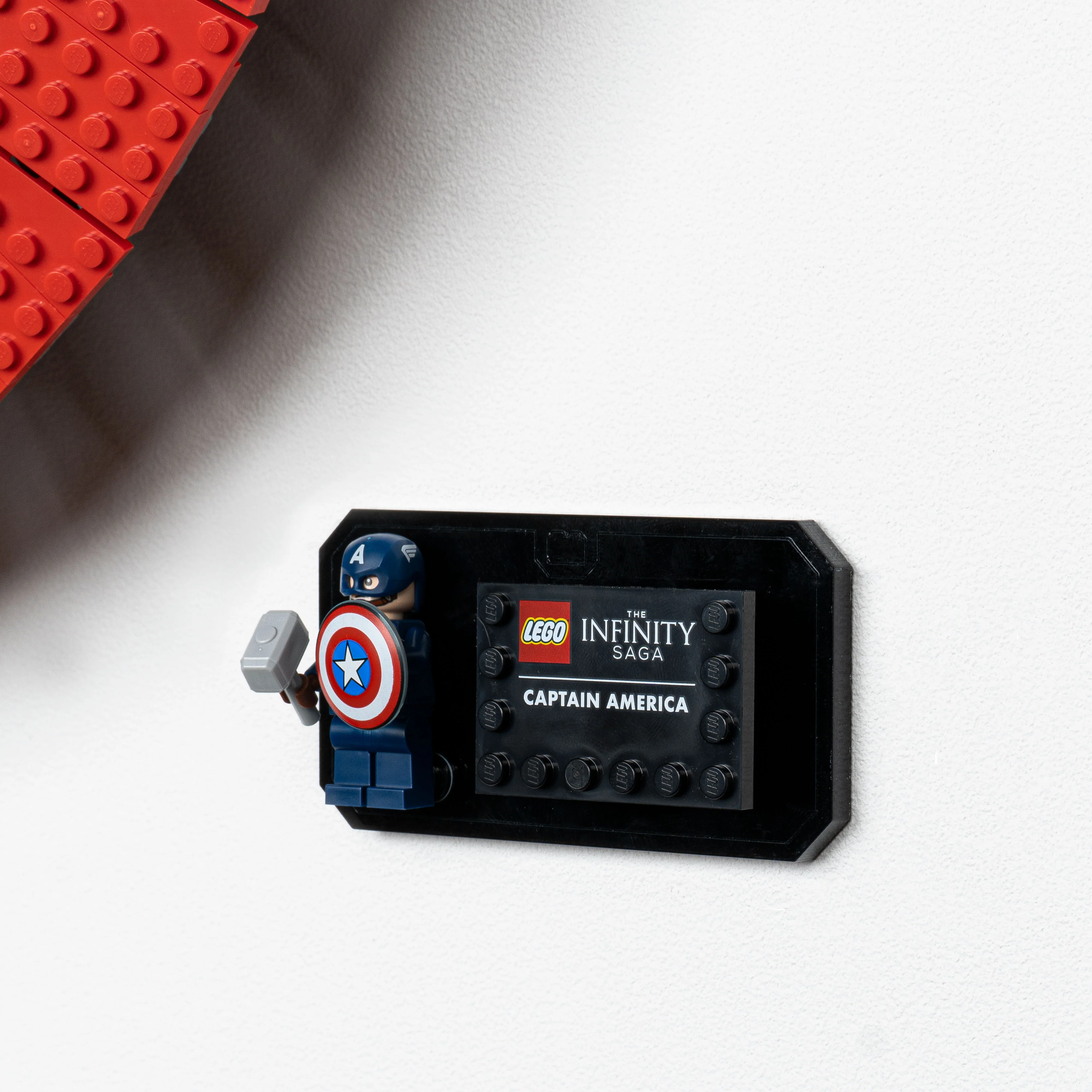 Wall mounted Display Stand for LEGO® Marvel Captain America's Shield (76262) - Image 10