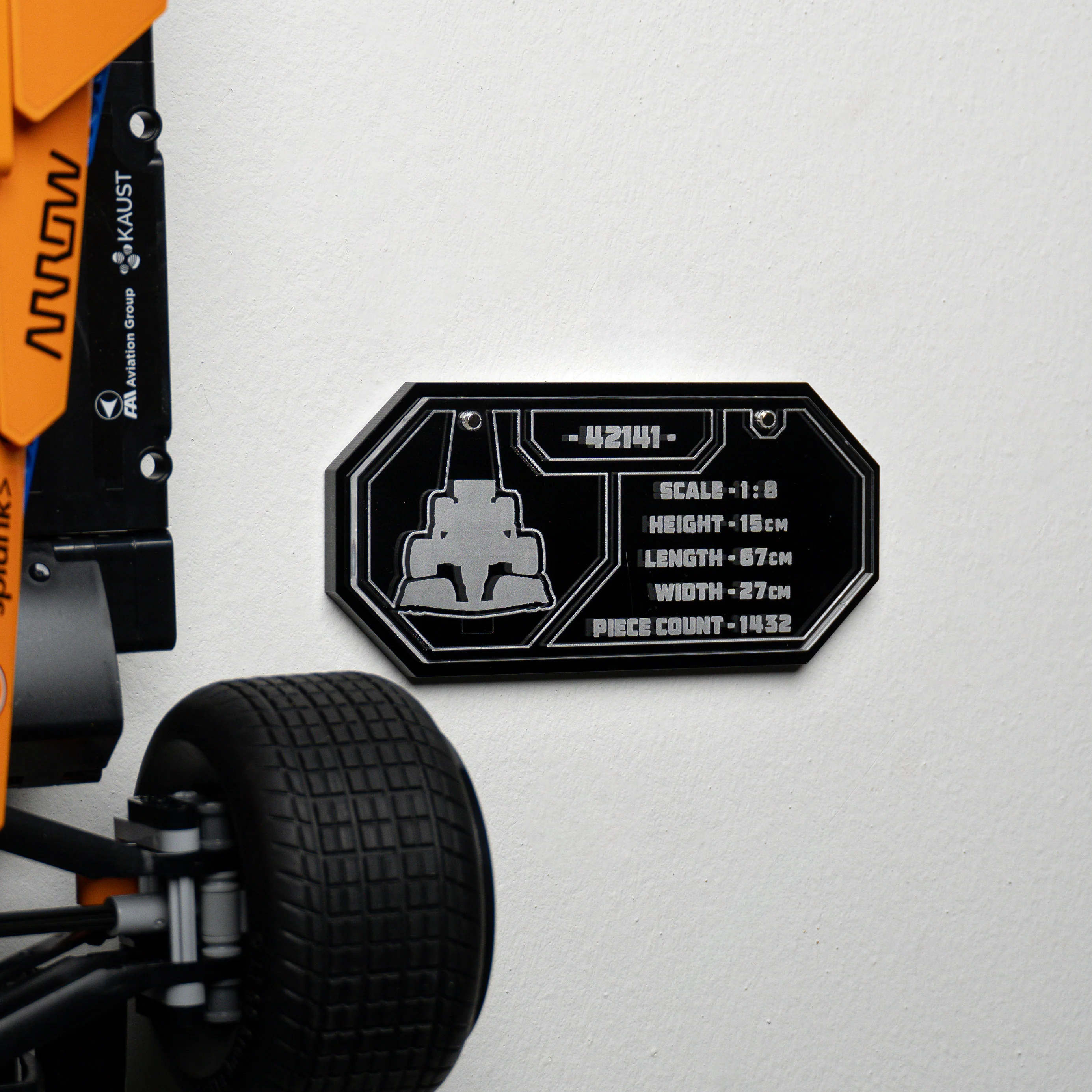 Wall Mounted Display Stand for LEGO® Technic™ McLaren Formula 1™ Race Car (42141) - Image 14